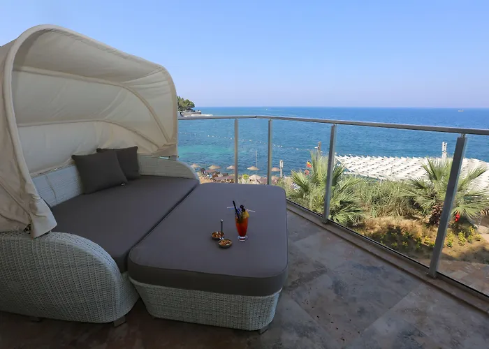 Otel Charisma De Luxe 5*