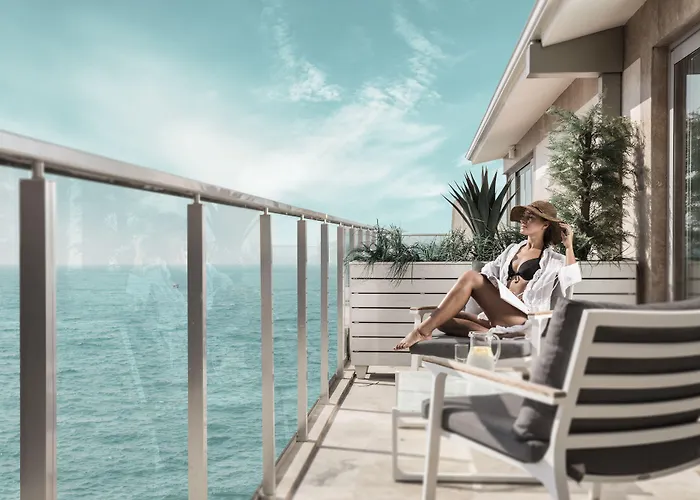 Otel Charisma De Luxe 5*