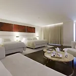 Отель Charisma De Luxe