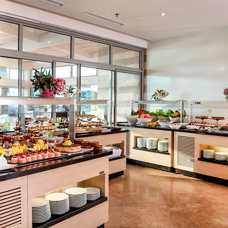 Charisma De Luxe Hotell 5*