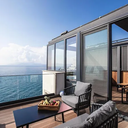 Hotel Charisma De Luxe 5*