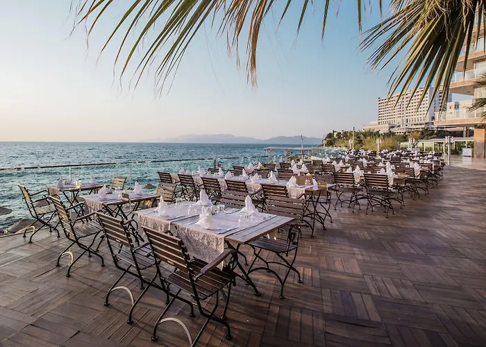 Charisma De Luxe Hotel