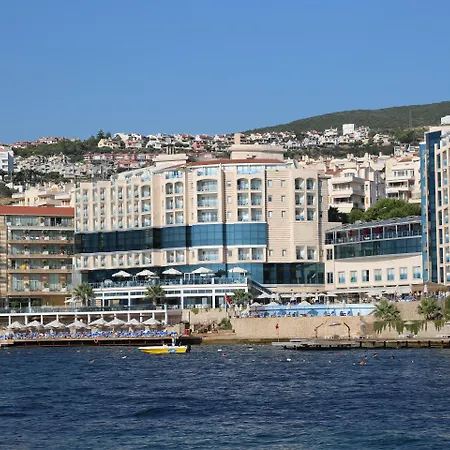 Charisma De Luxe Hotel