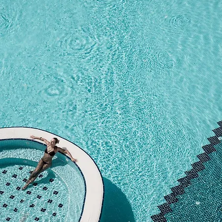 Charisma De Luxe 5* קוסדסי