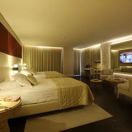 מלון Charisma De Luxe