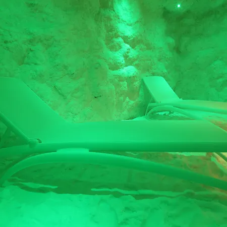 Charisma De Luxe מלון