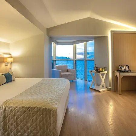 Charisma De Luxe 5* Kusadası