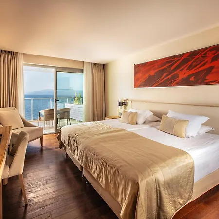 Charisma De Luxe 5* קוסדסי