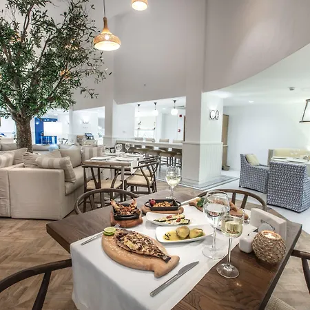 Hotel Charisma De Luxe 5*