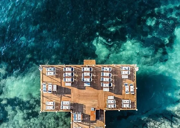 Hotel Charisma De Luxe 5*