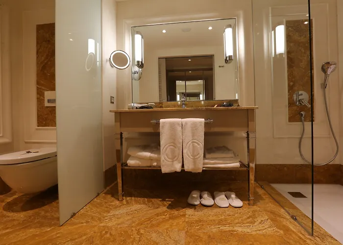 Charisma De Luxe Hotel 5*