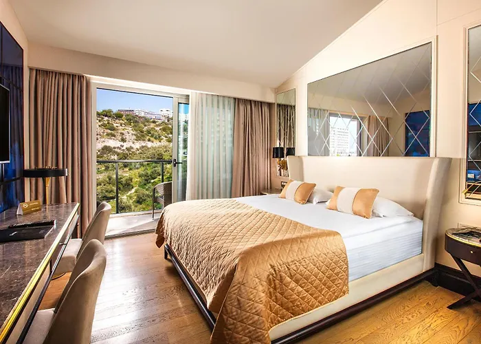 Charisma De Luxe 5*