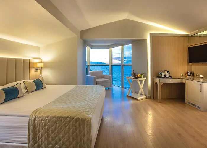 Charisma De Luxe 5* Kuşadası