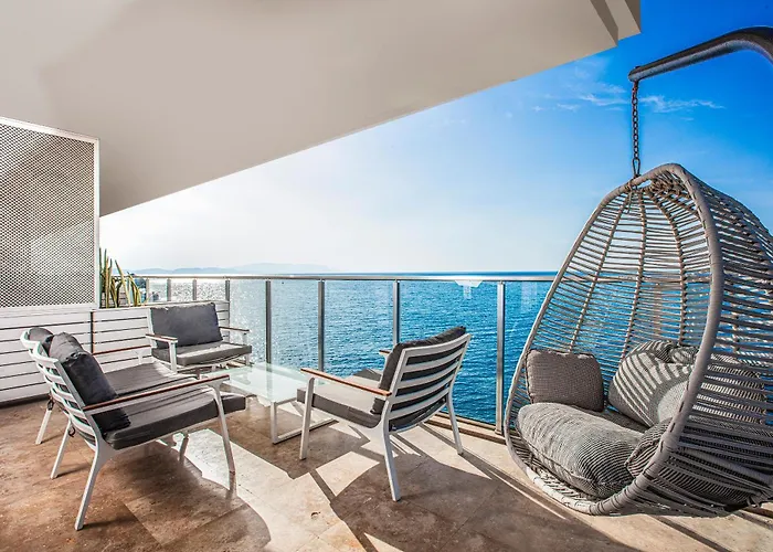 Hotel Charisma De Luxe 5*