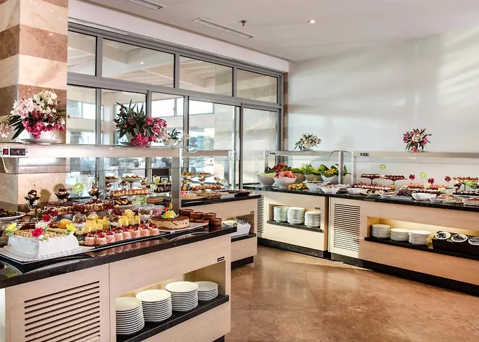 Charisma De Luxe Hotel 5*