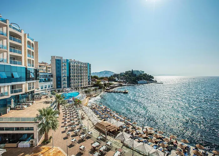 Charisma De Luxe Hotel 5*